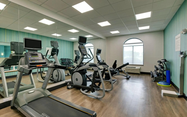 Holiday Inn Express Hotel and Suites Nashville-Opryland by IHG