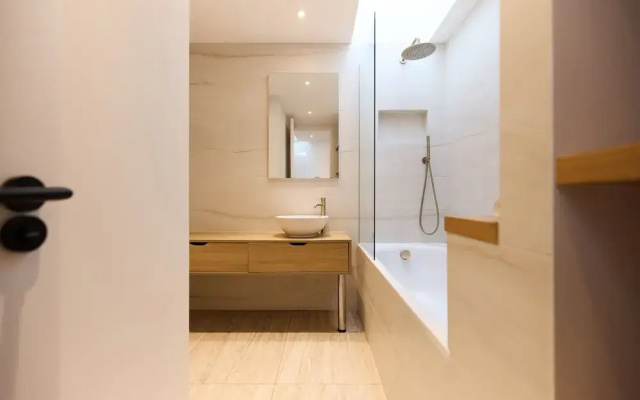 Mill Hill Mews Home with Garden