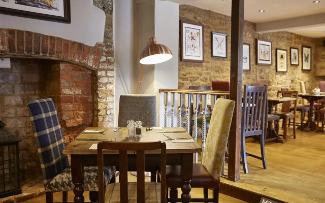 Red Lion Hotel Adderbury by Greene King Inns