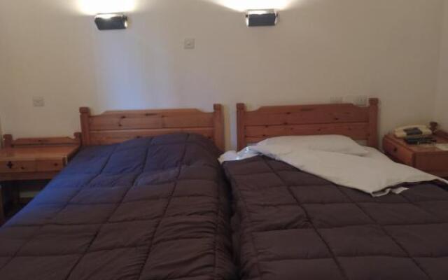 Apollon Inn