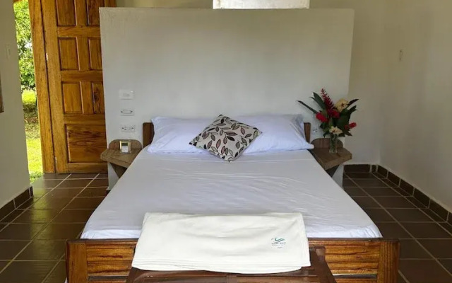Pacific Waves Hostel & Surf