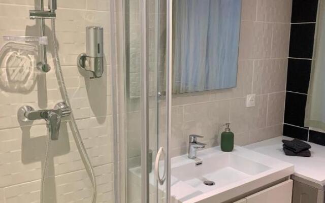 Superbe T3 séjour Marseille Clim 2 balcons Timone