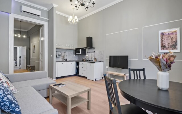 Venus Apartments - Akacfa street I