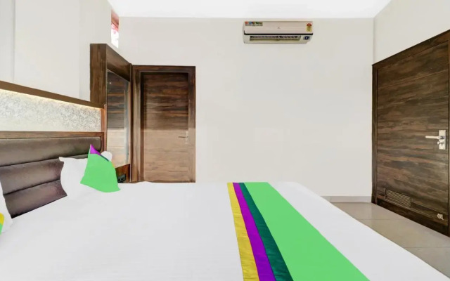 Itsy Hotels Anjali Mahal 500, Mtrs From Mathura Railway Station