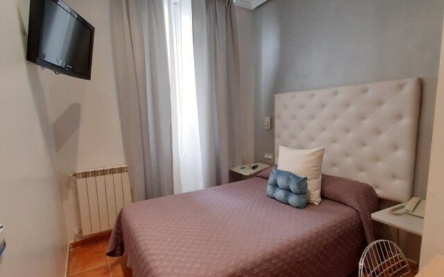 Hostal Las Fuentes - Adults Only