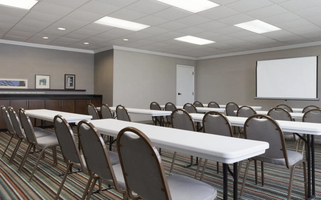 Country Inn & Suites by Radisson, Jackson, TN