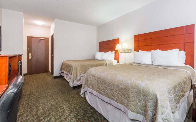 Super 8 St Charles