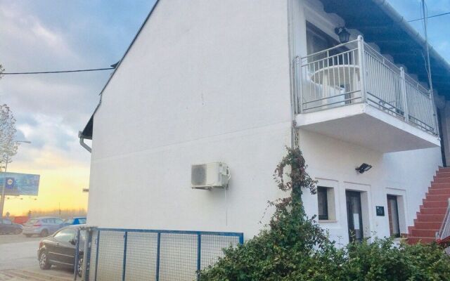 Hostel Lega House