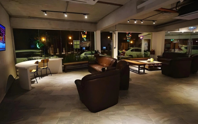 Riverine Garden Hotel