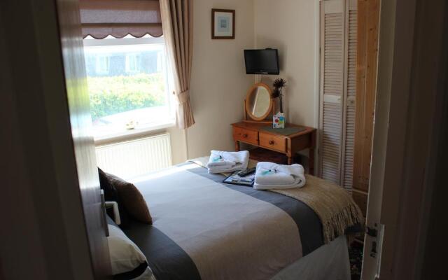 Rolling Waves Hotel - Guest house
