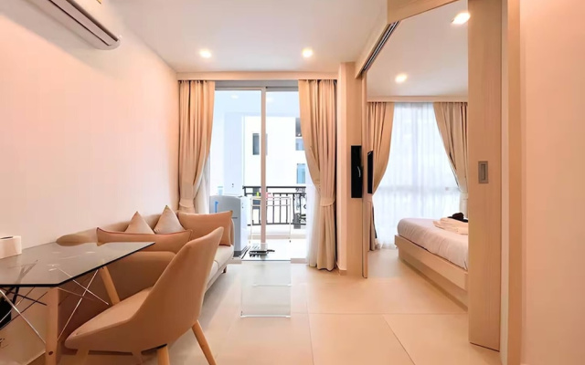 Resort Style Living - Great Location At Pattaya