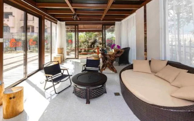 Yincaolu Lingfeng Bieyuan (Yulin Wonderland Store)