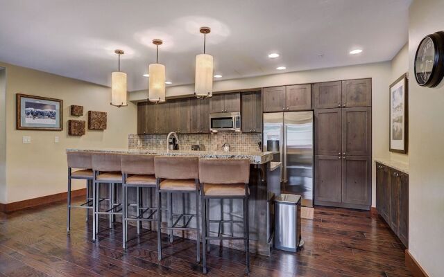 One Ski Hill Place S8421