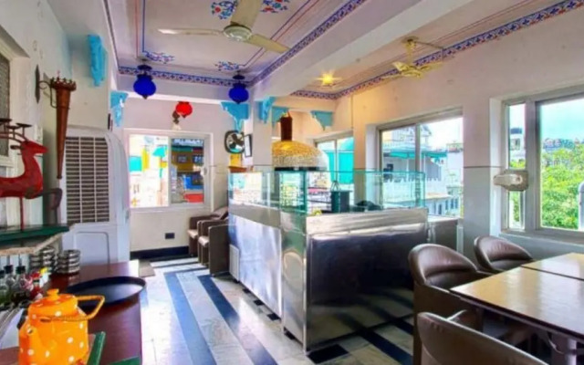 Jheel Hotel and Restaurent