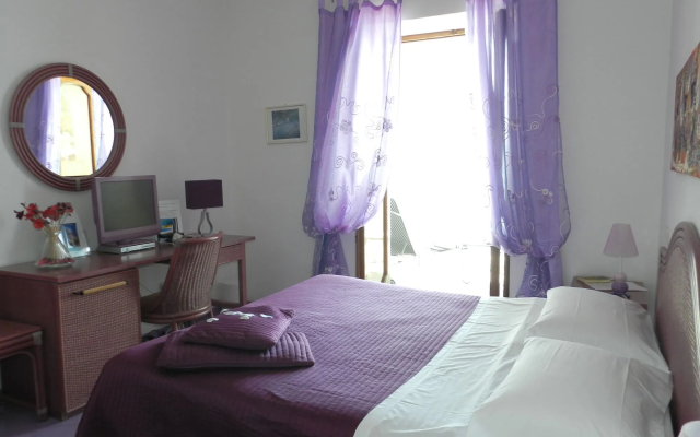 Hotel Holiday