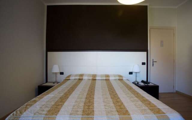 Hotel Lido di Angera