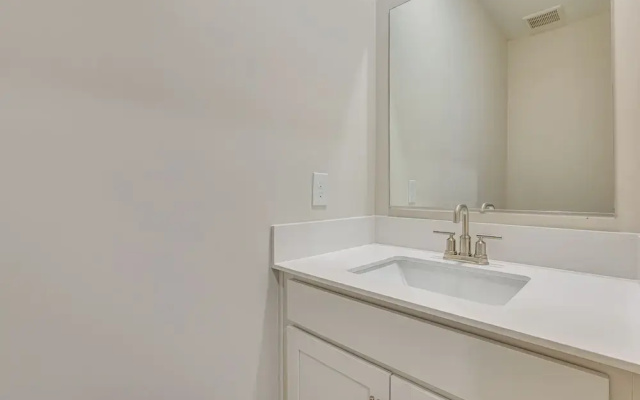 Community Pool & Hiking Trails: Deer Valley Condo