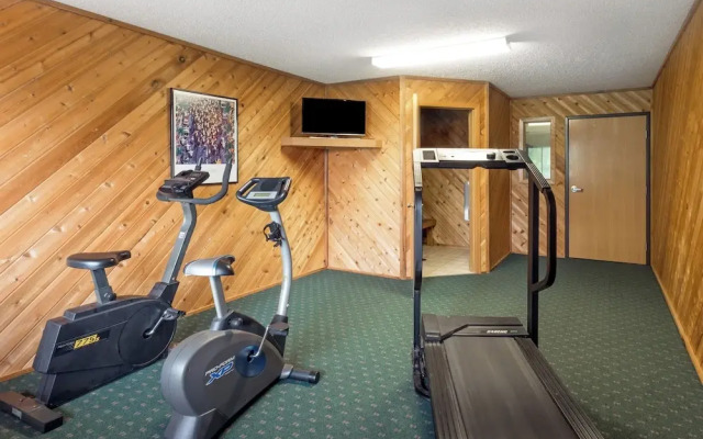 Budget Inn and Suites