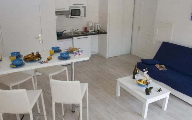 Adonis Grandcamp - Les Isles de Sola