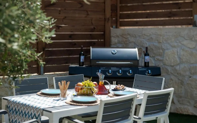 Villa Prima - With Private Heated Pool