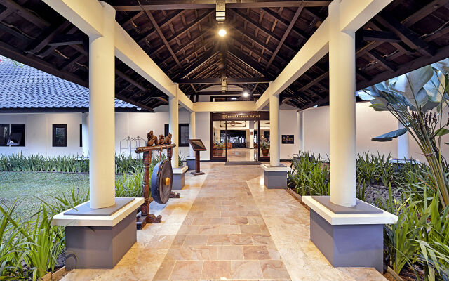 Grand Whiz Hotel Trawas