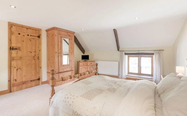 Groves Fishleigh