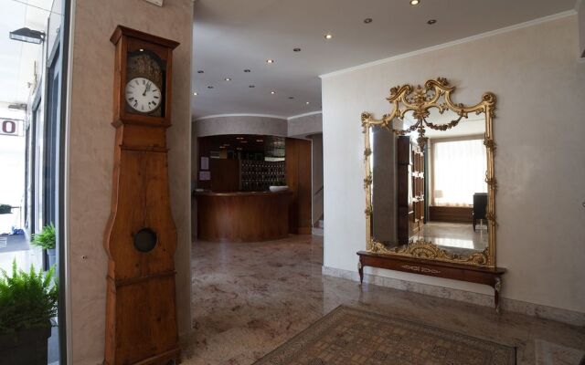 Hotel Miralago