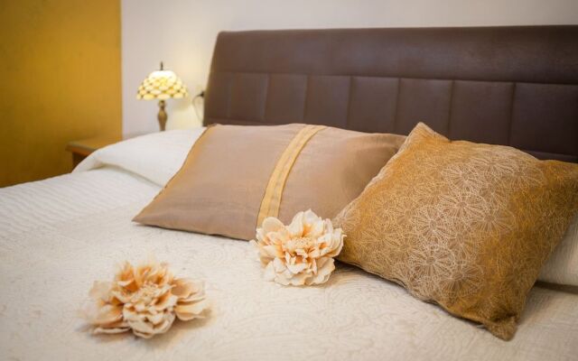 Romantic Luxury Rooms