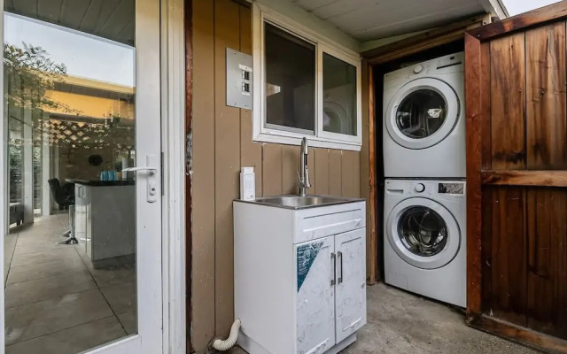 Entire 3br House With Playground