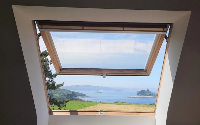 Villa in Plougasnou With Stunning Sea Views