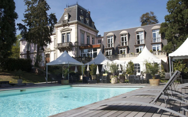 LE H - Hôtel & Restaurant
