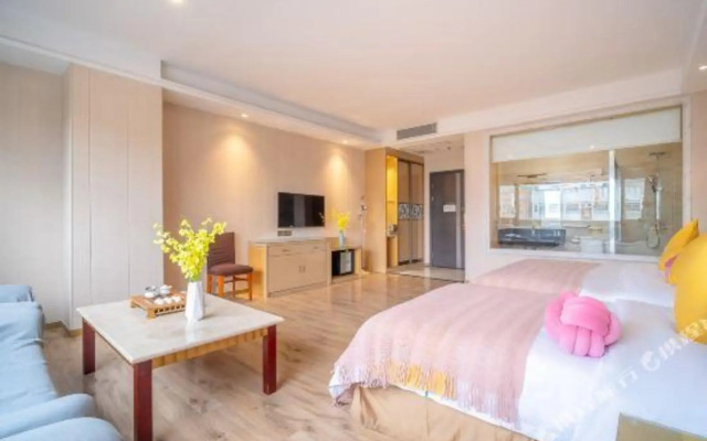 Zhongshan Wenlong Hotel