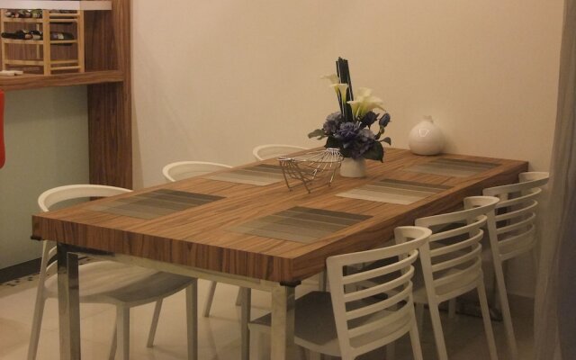 iBook 1 - Luxury Holiday Homestay