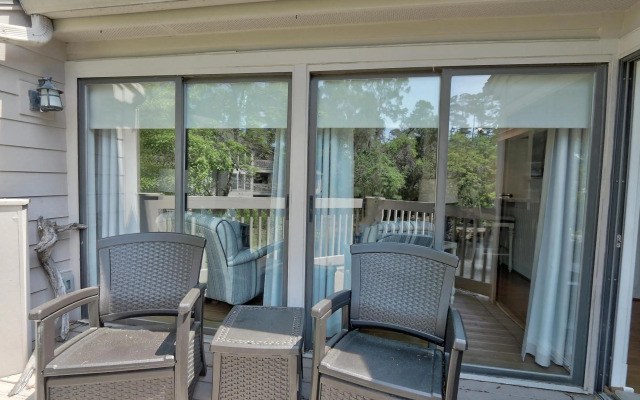 Lighthouse Tennis 2407