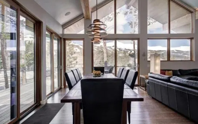 White Cloud Mountain Home