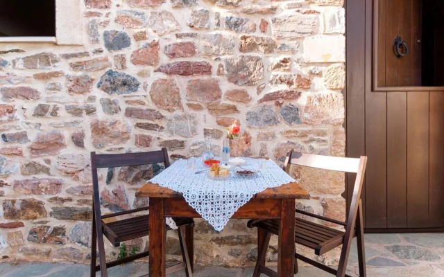 Traditional Cretan House Lithostrati Karidi Village