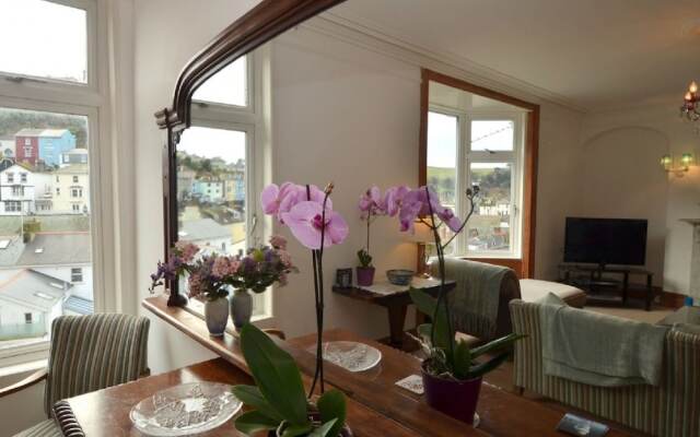 Quaint Apartment in Dartmouth With Private Garden