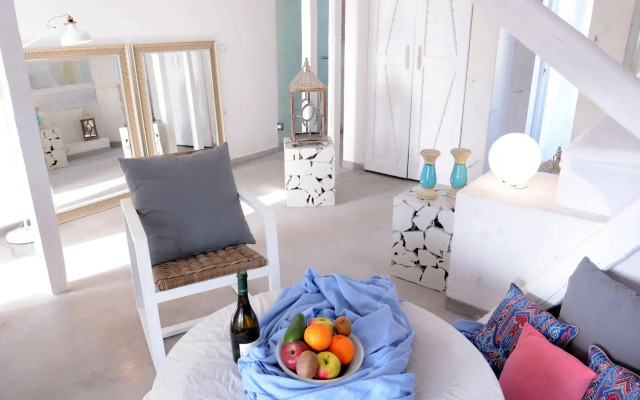 Kouros Home Hotel