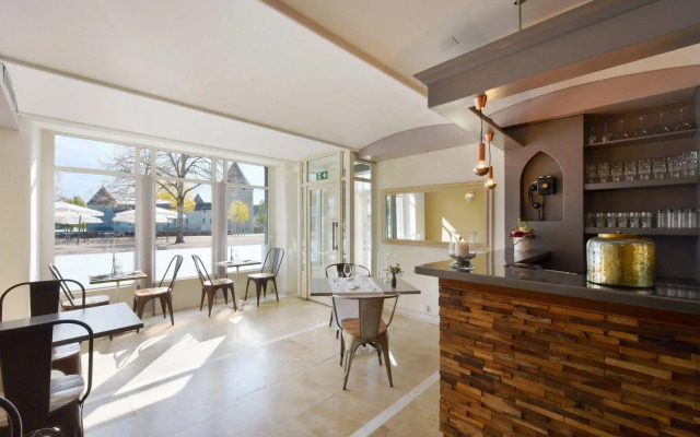 L'HÔTEL by Hostellerie du Château