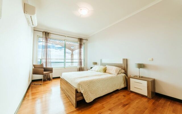 Oceanside Terrace Apartment by Holiday Rental Management