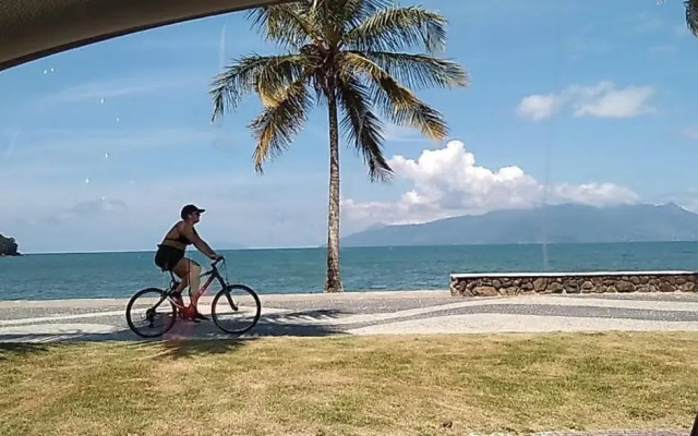 Casa em condomínio em Martin de Sá.