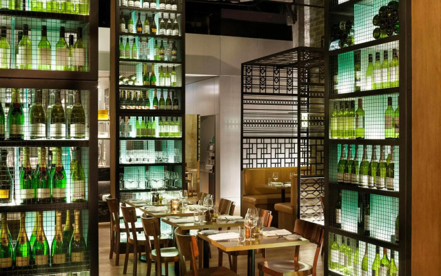 DoubleTree by Hilton Hotel Melbourne - Flinders Street