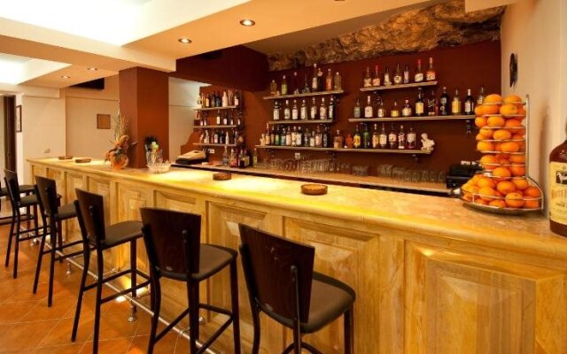 Philoxenia Hotel