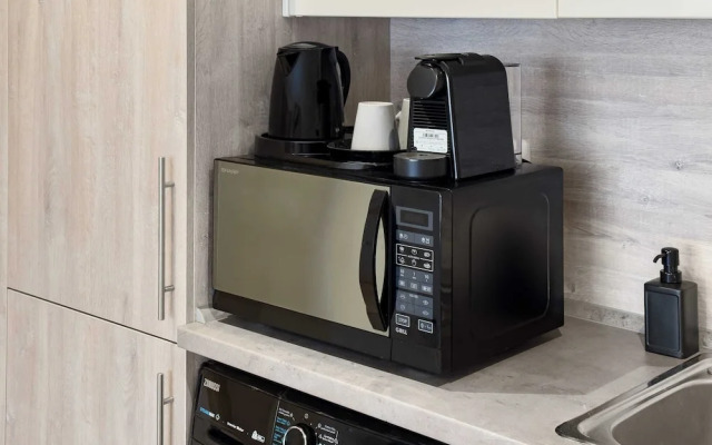 Xuru Stays I Homestyle & Summery 1bdr@ Mangroovy Free Beach Pool