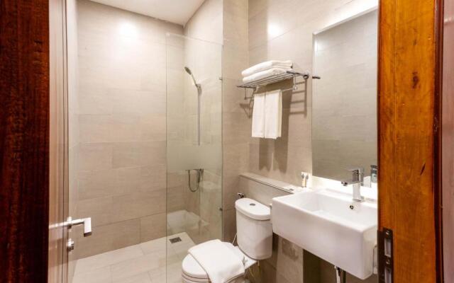 Joli Hotel