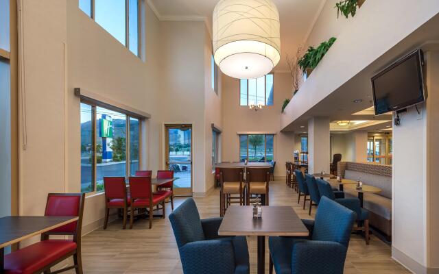 Holiday Inn Express & Suites Carson City by IHG