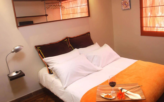 6 Suites Hotel