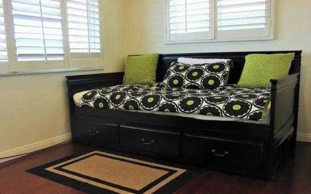 Lakefront Amazing Views - Modern B