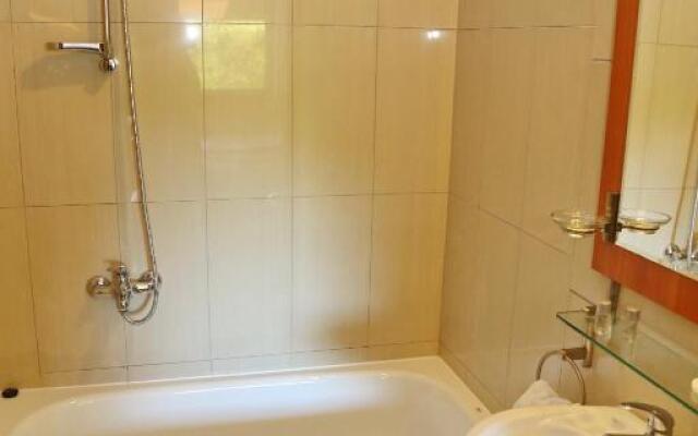 B & B Tomula