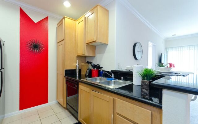 Downtown LA City View Suite